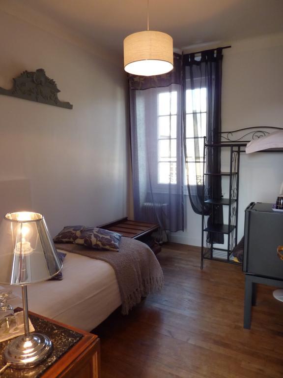 Maison D'Hotes Les Belles De Mai Pontorson Szoba fotó
