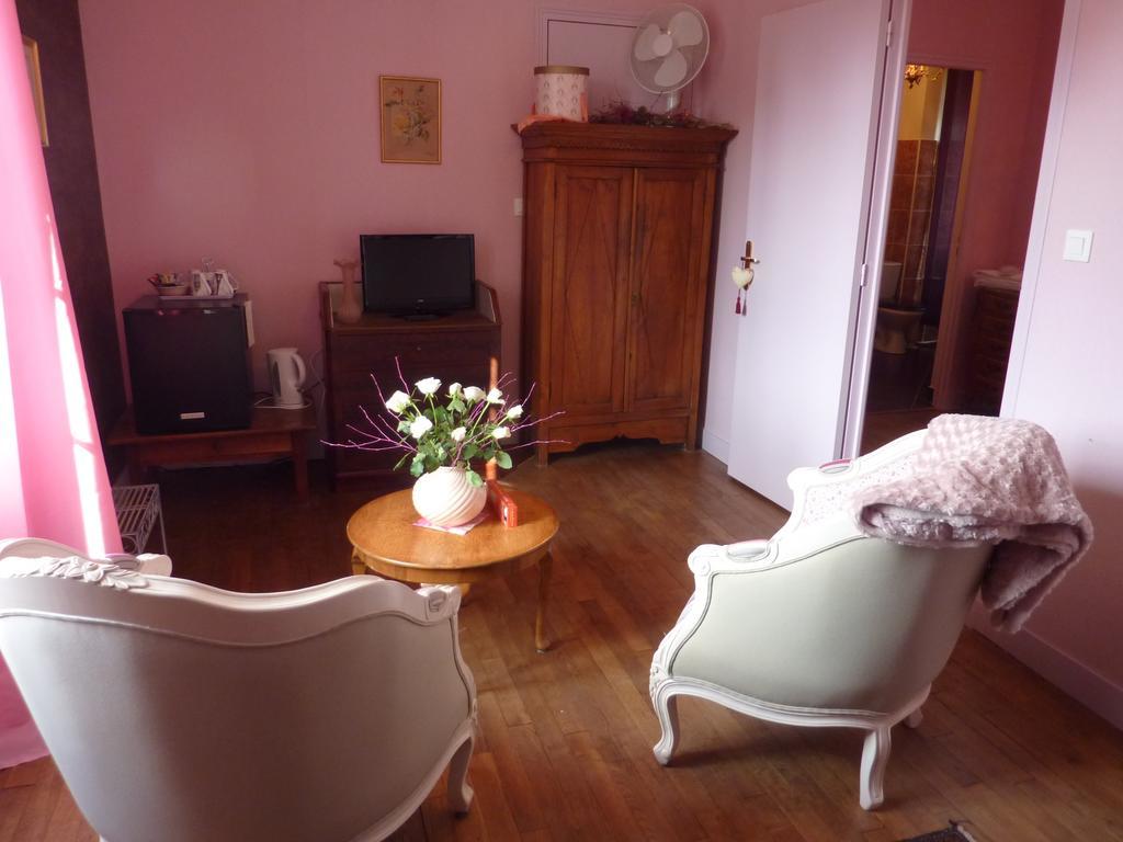 Maison D'Hotes Les Belles De Mai Pontorson Szoba fotó